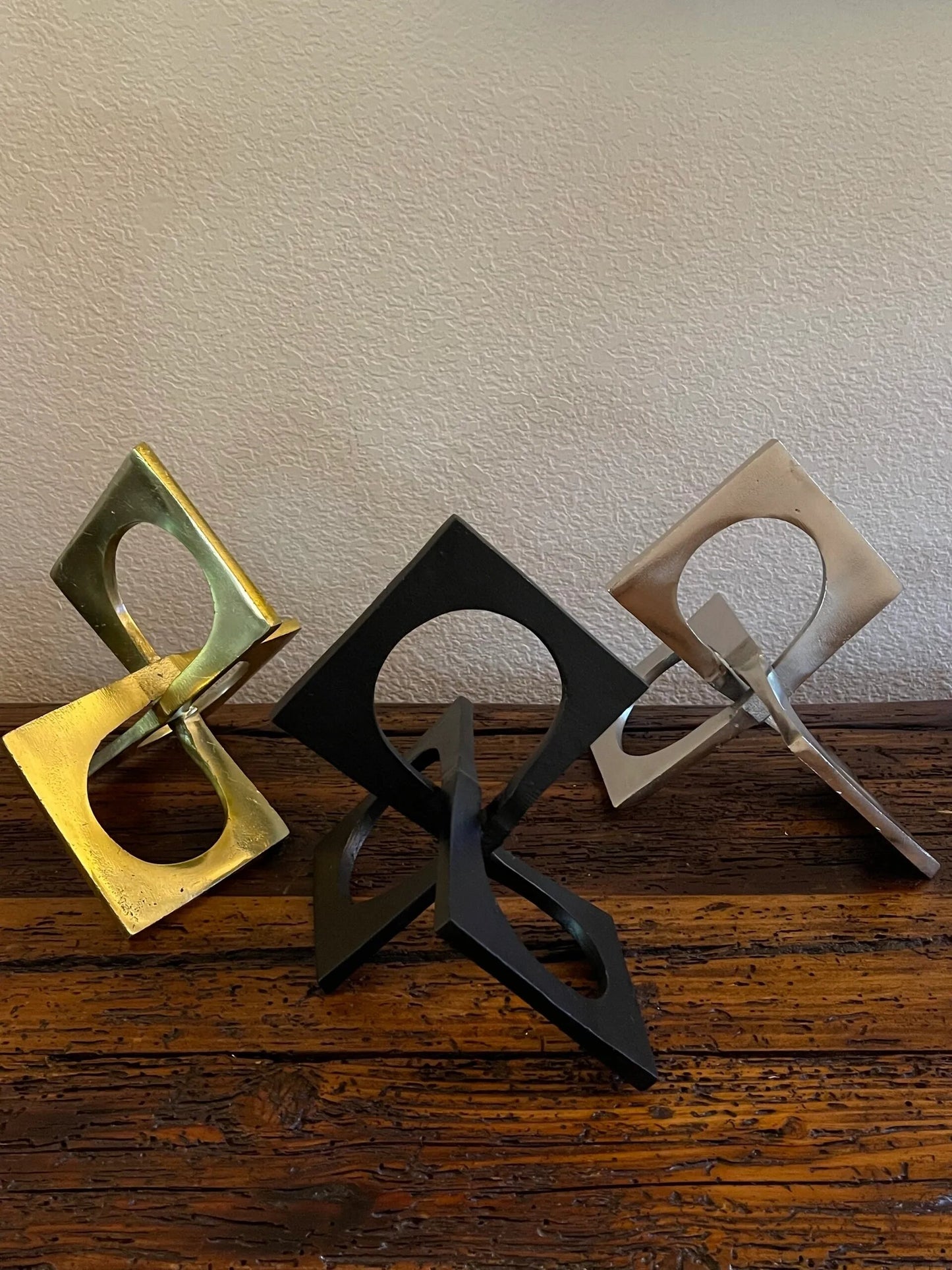 Metal 9" Linked Square Decor