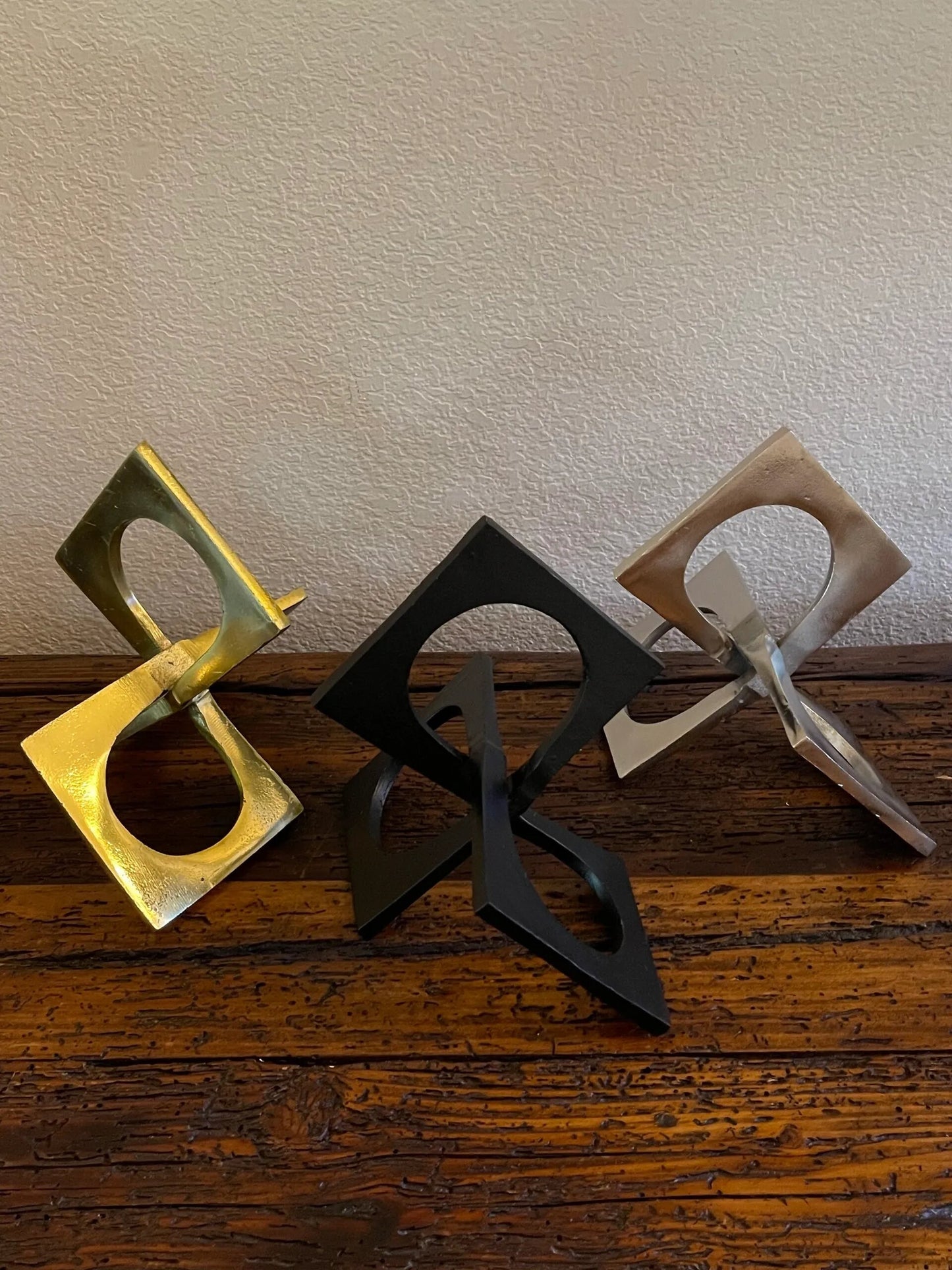 Metal 9" Linked Square Decor