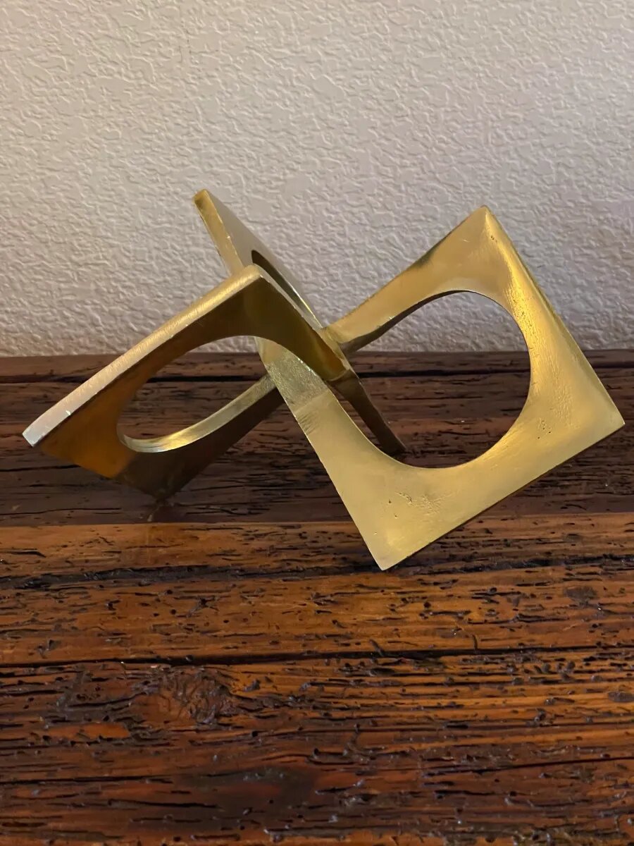 Metal 9" Linked Square Decor