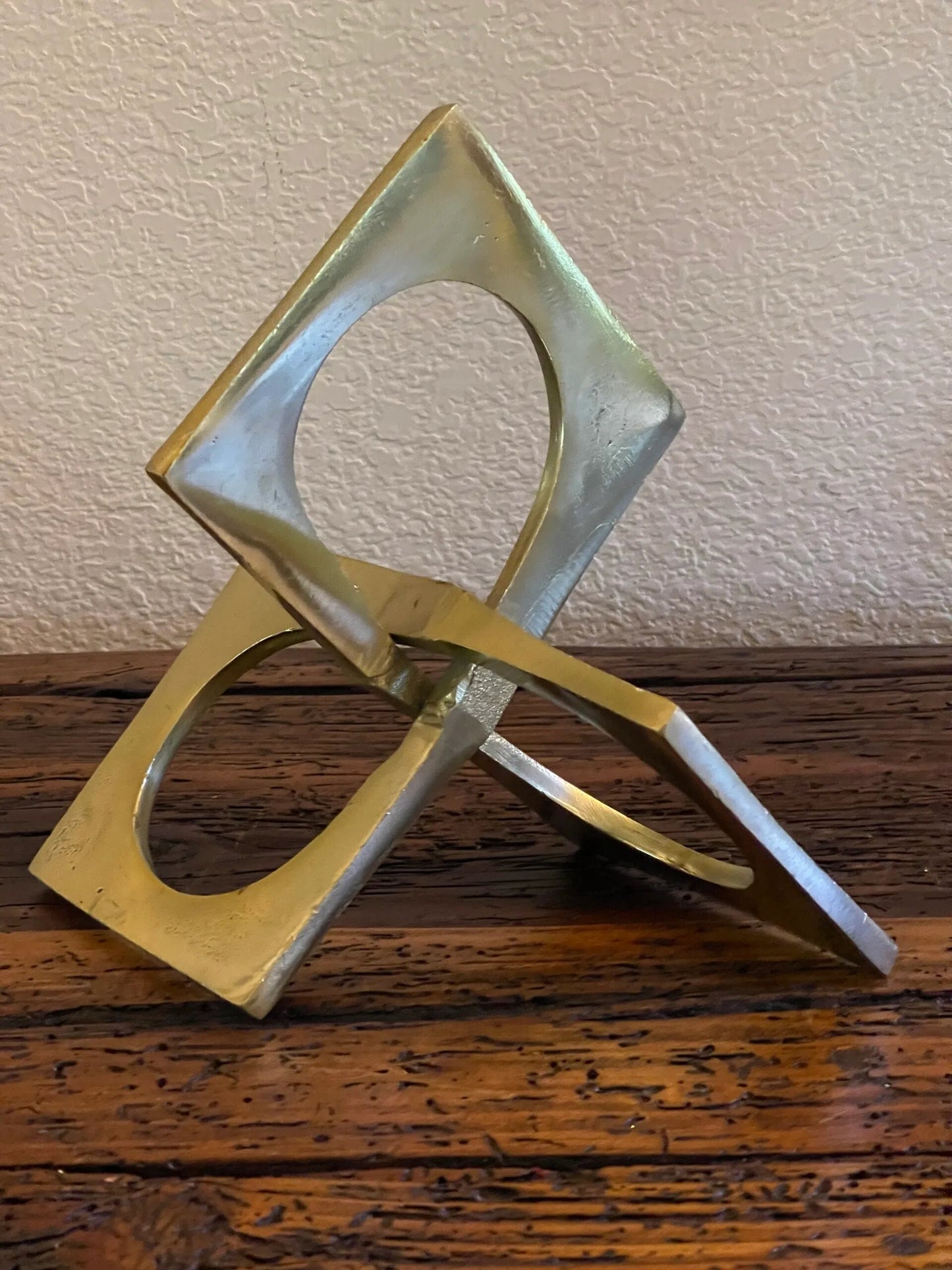 Metal 9" Linked Square Decor