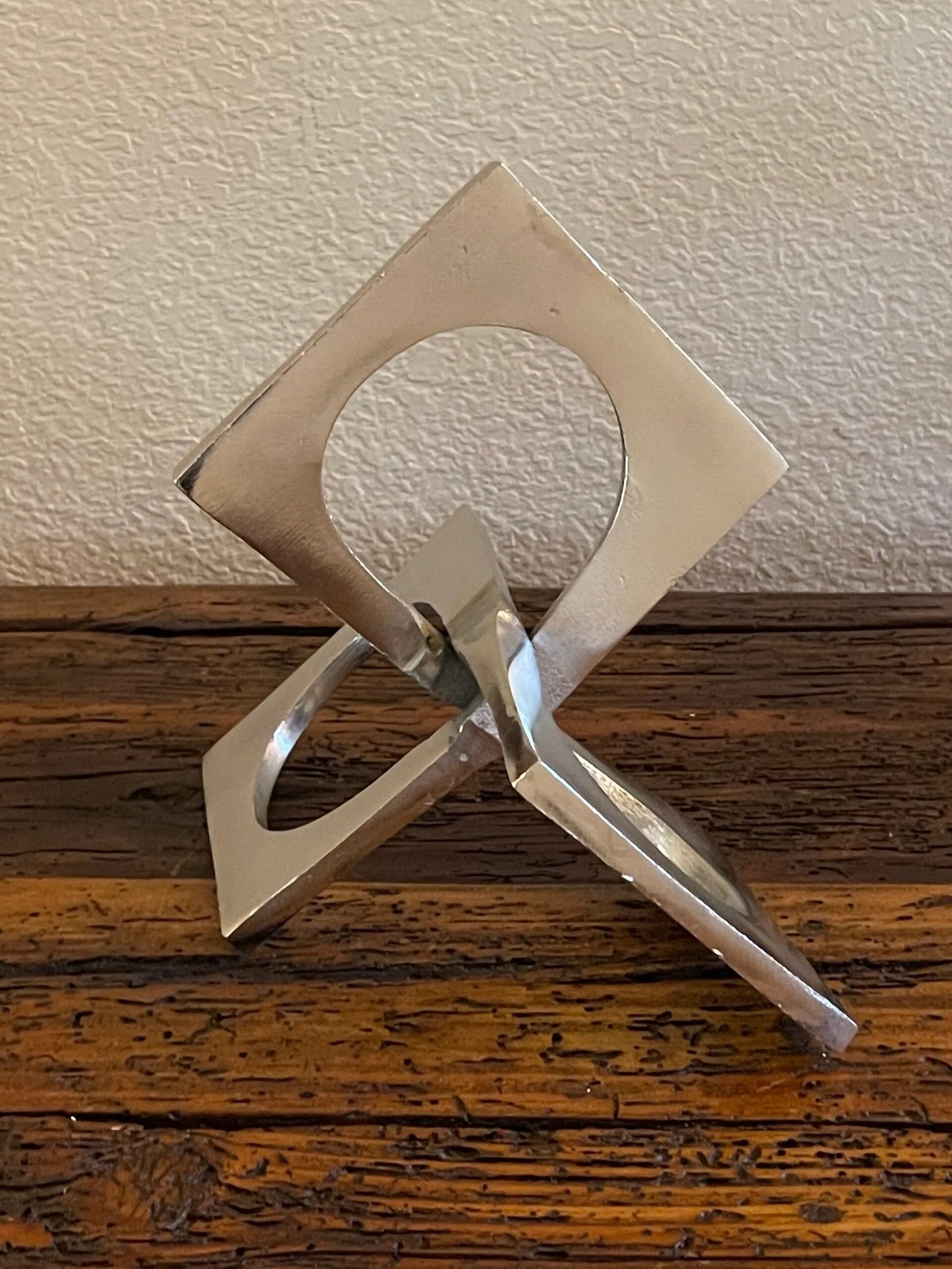 Metal 9" Linked Square Decor
