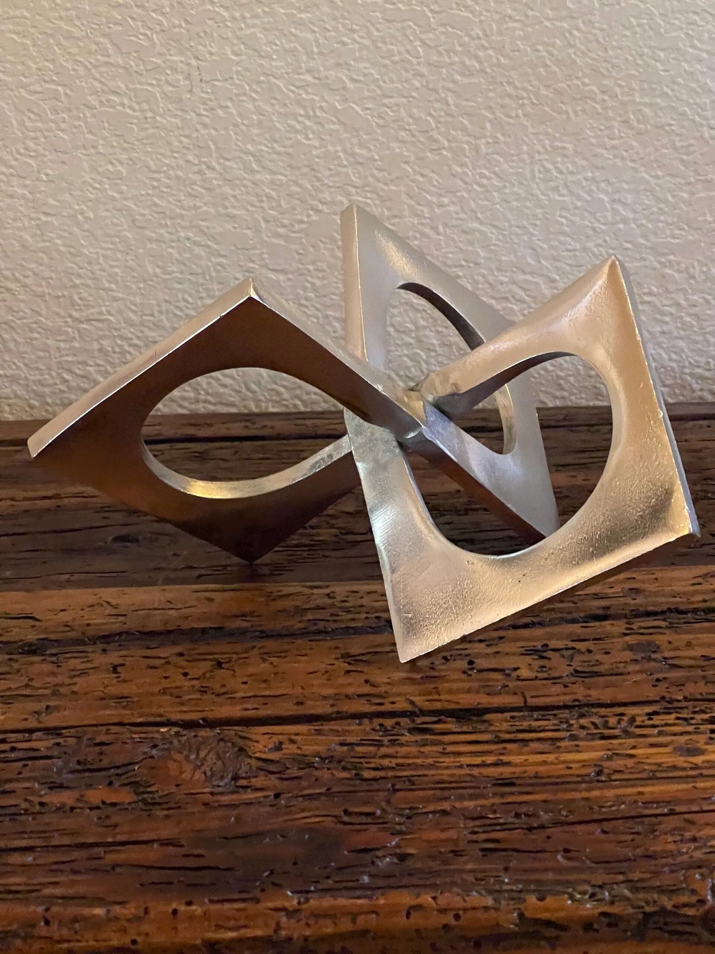 Metal 9" Linked Square Decor